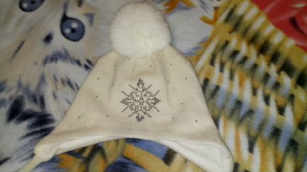 Шапка на весну и осень