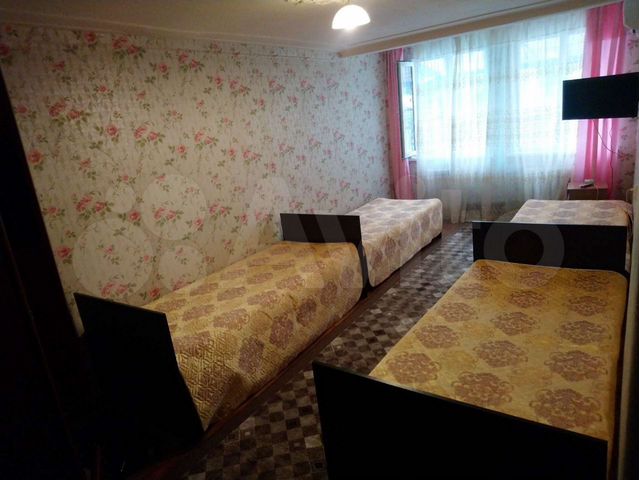 Комната 19 м² в 3-к., 1/2 эт.