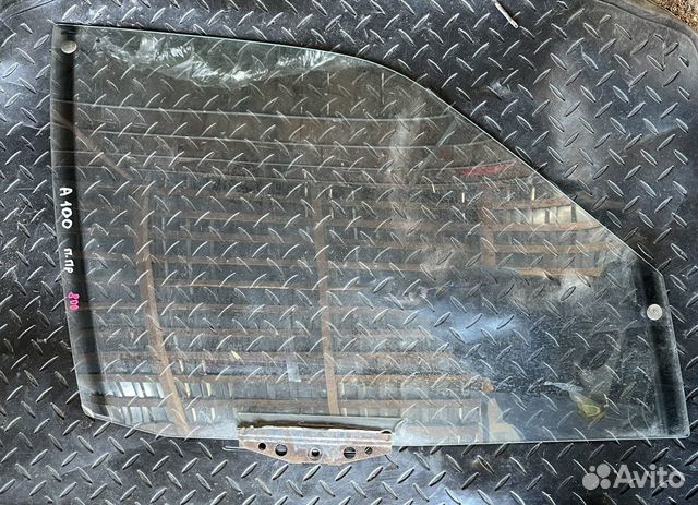 Стекло переднее правое Audi 100 C4