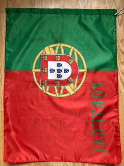Флаг Португалии с автографами футболистов сборной