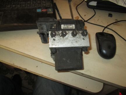 Nissan Almera N16 Блок (насос) ABS 47660 5M306