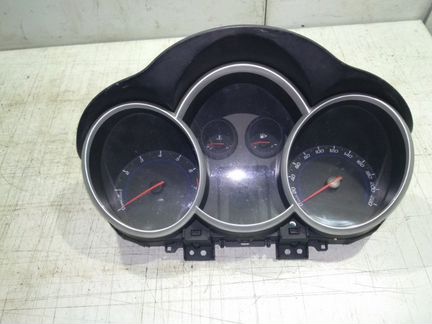 Панель приборов Chevrolet Cruze J300 2008-2012
