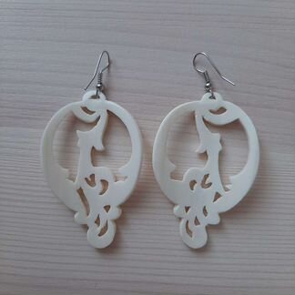 Белые ажурные серьги из кости
