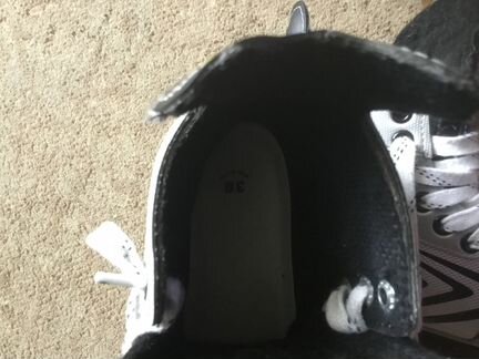 Продам коньки 38 размер