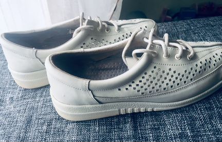 Женские ботинки