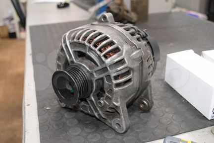 Генератор Renault Laguna, Master 2.0 16V б/у