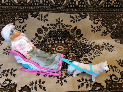 Нэнси в наборе с зимними животными и санями