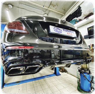 Задний диффузор и насадки на Mercedes-Benz E-Класс
