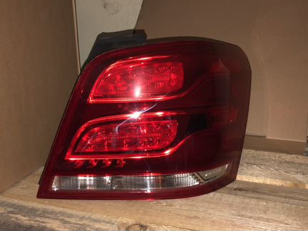 Фонарь Mercedes Benz X204 GLK правый