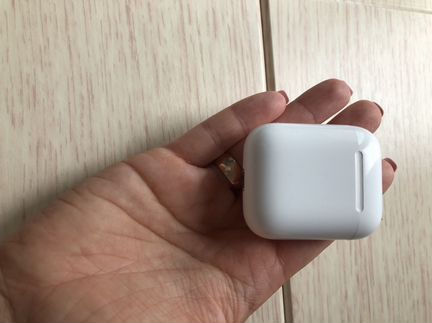 Зарядное устройство для наушников Apple AirPods