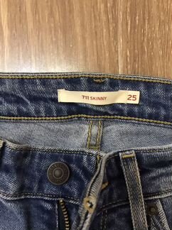 Джинсы levis