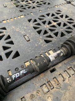 Civic 4D Привод левый шрус полуось граната Honda