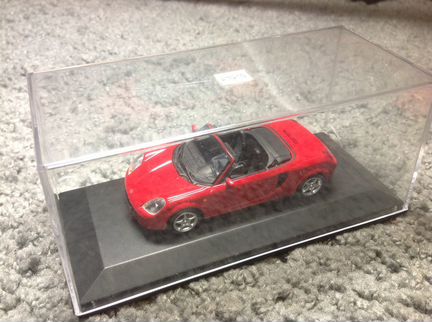 Toyota MR 2 minichamps