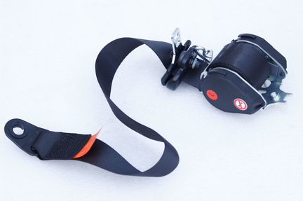 Ремень безопасности левый Ford Focus 1998-05