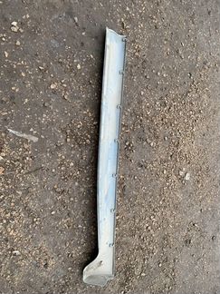 Порог пластиковый накладка правый Mitsubishi