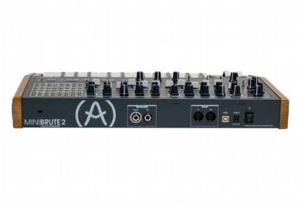Аналоговый синтезатор Arturia MiniBrute 2
