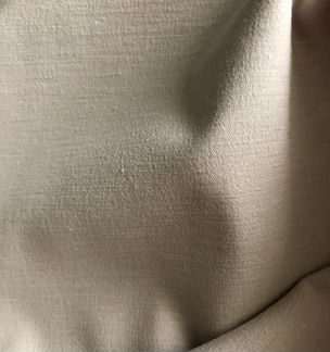 Ткань бежевая атласная стрейч для одежды лоскут