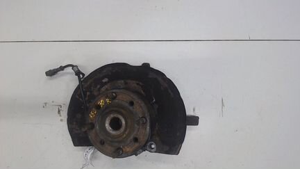 Ступица (кулак, цапфа) правая передняя Mitsubishi