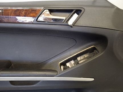 Обшивка двери передняя левая Mercedes-Benz M-Class