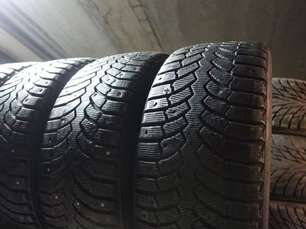235 65 17 Bridgestone Blizzak Spike-01 10ST