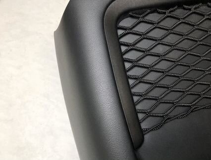 Задняя крышка переднего сиденья Land Cruiser