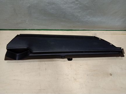 Направляющая шторки в багажник Mercedes Benz W204
