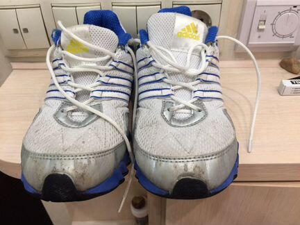 Кроссовки adidas 32
