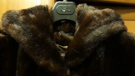 Шуба из искусственного меха