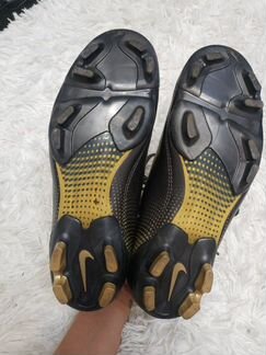 Бутсы Nike (шиповки) 24 см