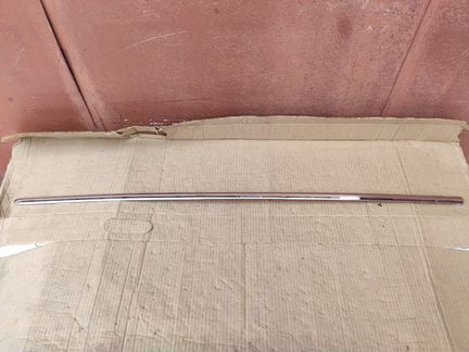 Молдинг Volkswagen Passat B6 двери левый хром новы