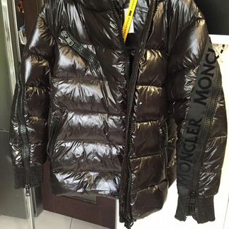 Куртуа Moncler