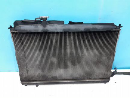 Радиатор охлаждения Hyundai Santa Fe 2