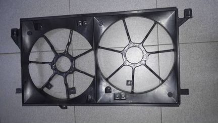 Кожух вентилятора mazda 3 BL 1.6