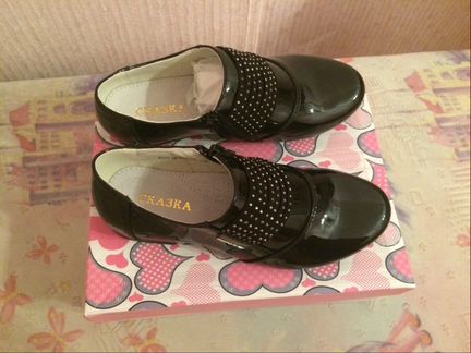 Новые туфли для девочки 33 размер