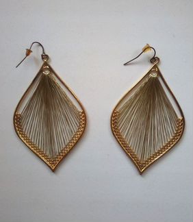 Серьги (бижутерия)