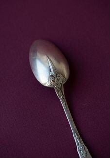 Чайная ложка с готическим дизайном. Серебро 950 пр