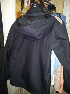 Ветровка Berghaus черная