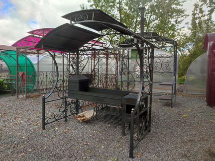 Кованые мангалы с крышей
