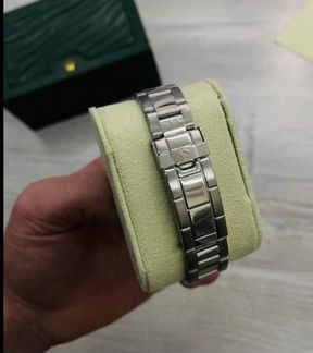 Часы rolex submariner изумруд