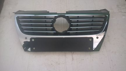 Новая решетка радиатора VW Пассат В-6 2006-2010 г