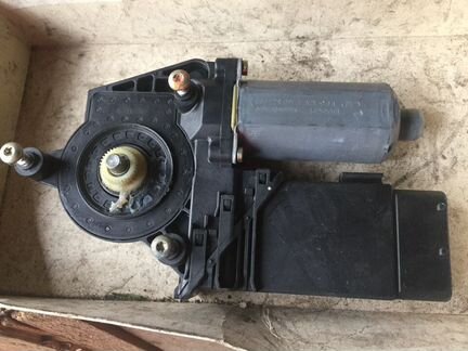 Мотор стеклоподъемника L 3B4837751BA vw passat b5