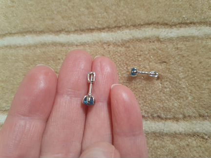 Серьги - пусеты белое золото с топазами