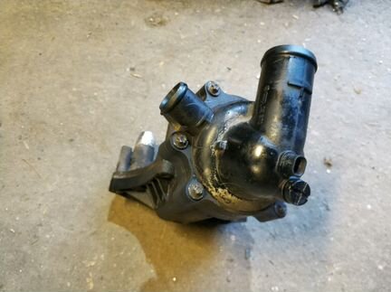 Помпа термостат 4.2 BAR VW Туарег Ауди Q7