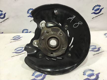 Кулак задний левый Audi A8 D4