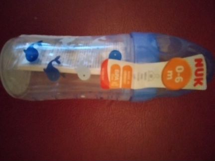 Бутылочка для кормления