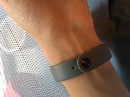 Продаю Xiaomi Miband 2