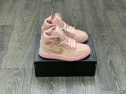 Кроссовки Nike Air Jordan 1 пудровые