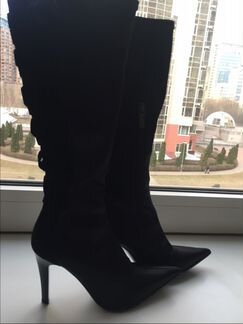 Потрясающие атласные сапоги 