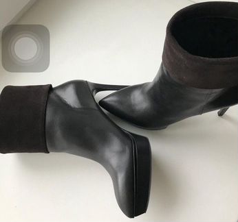 Сапоги(38) Yves Saint Laurent (новые)