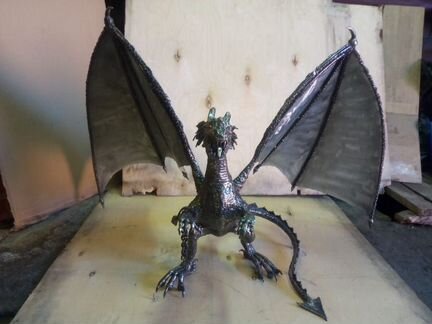 Скульптура Дракона